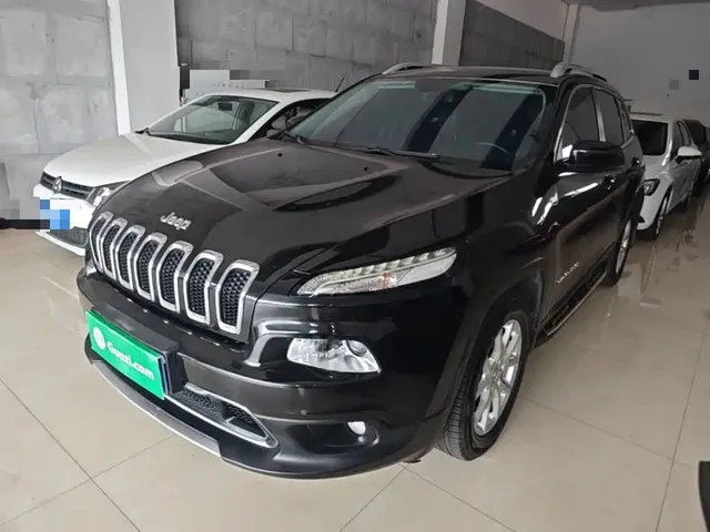 Jeep Cherokee 2017 2.0L Superior Edition