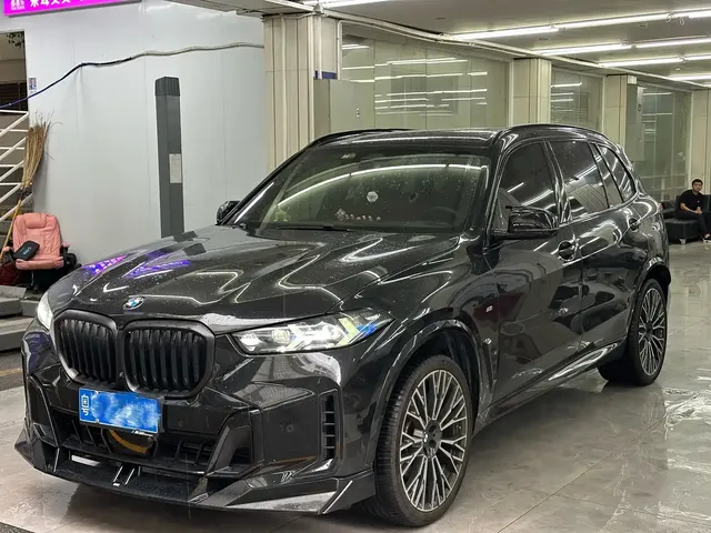 BMW X5 2023 xDrive 40Li M Sport Black Night Package