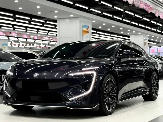 Avatr 12 2023 650 Triple Laser AWD Performance Edition