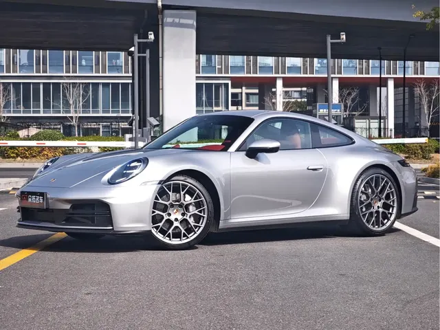 Porsche 911 2025 Carrera 3.0T