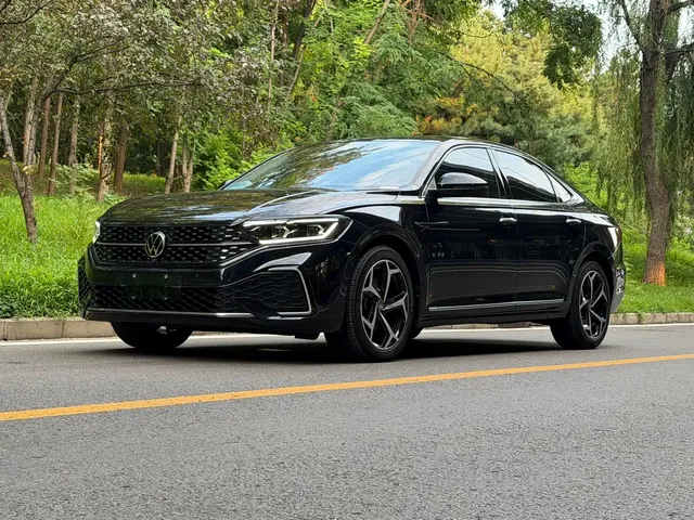 Volkswagen Passat 2023 Facelift 330TSI Starlight Luxury Edition
