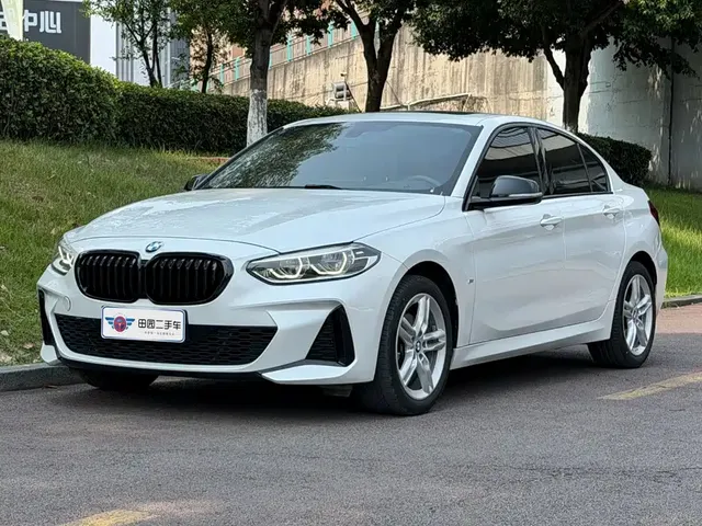 BMW 1 Series 2022 120i M Sport Shadow Edition