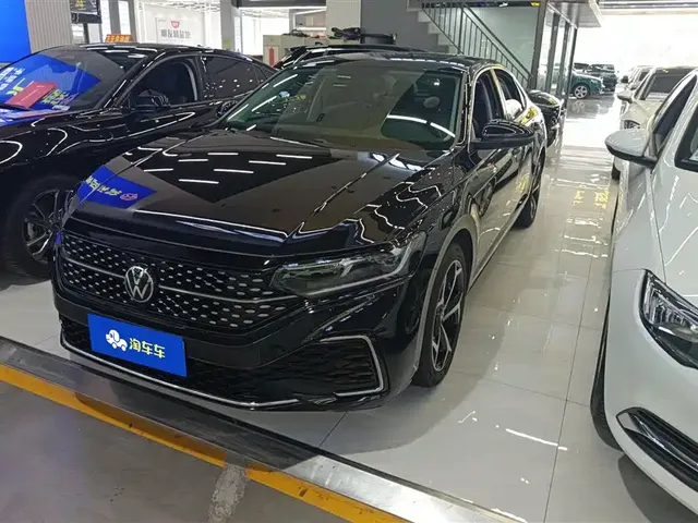 Volkswagen Passat 2023 330TSI Starlight Elite Edition