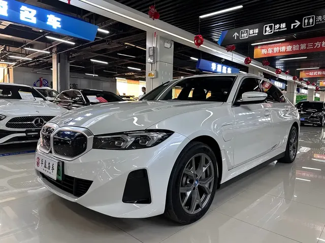 BMW i3 2022 eDrive 35 L
