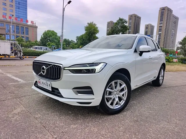 Volvo XC60 2021 T5 AWD Momentum