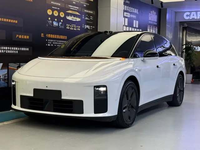 Li Auto i6 2025 2WD Base Model