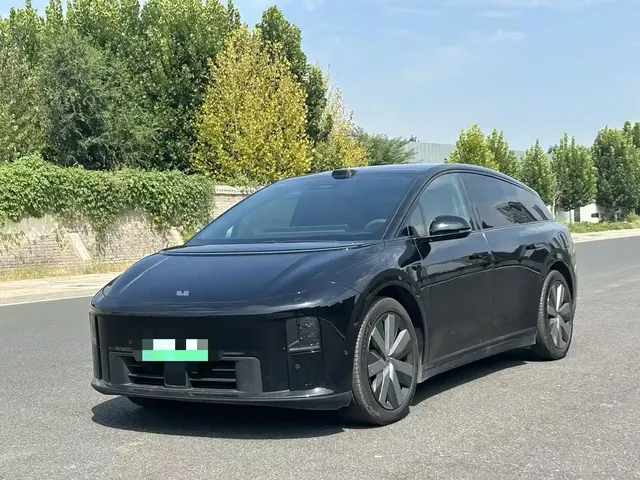 Li Auto i6 2025 4WD Base Model