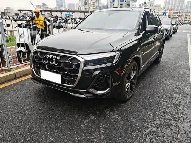 Audi Q7 2024 55 TFSI quattro S line Sport