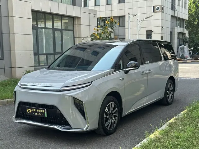 SAIC Maxus Dajia 9 2024 Super Hybrid Ultra Long Range Forest Edition 7-Seater