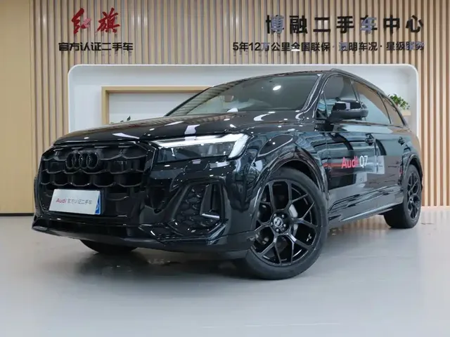 Audi Q7 2024 45 TFSI quattro S line Black Warrior