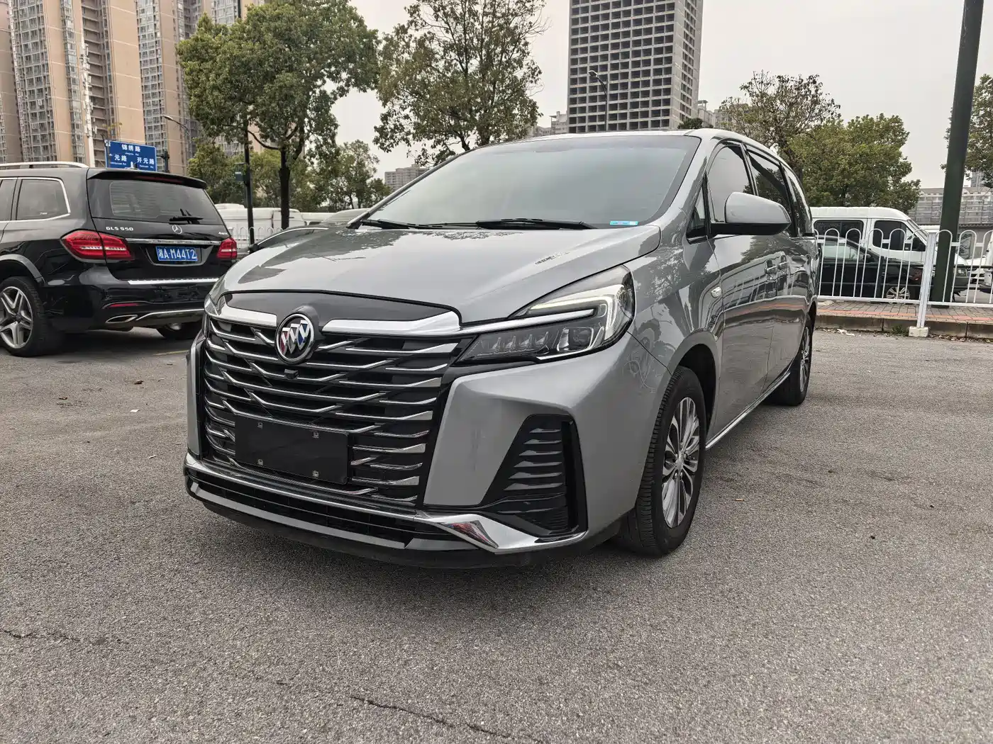 Buick GL8 2023 Model Land Business Class Smart