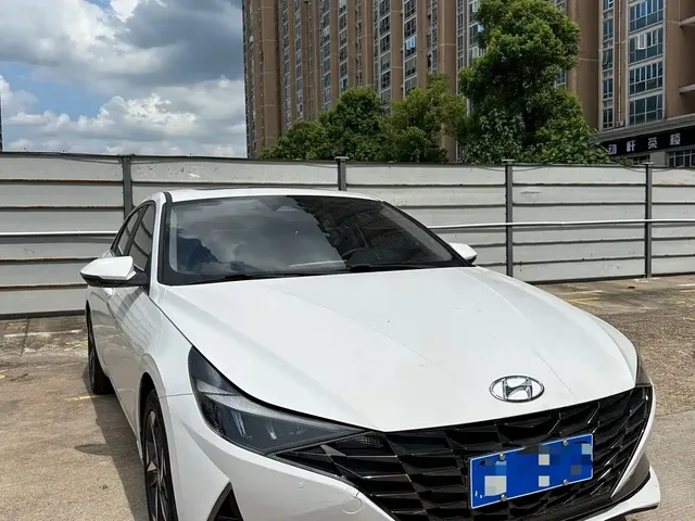 Hyundai Elantra 2021 1.5L CVT GLS Leading Edition