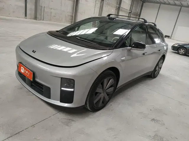 Li Auto i6 2025 4WD Base Model