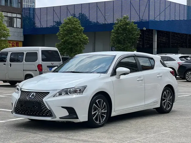 Lexus CT 2017 CT200h Elite Edition Monochrome China V