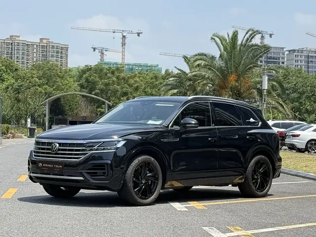 Volkswagen Touareg 2021 3.0TSI R-Line Classic Sport Package