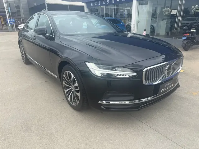 Volvo S90 2025 B5 Zhiyi Luxury Edition