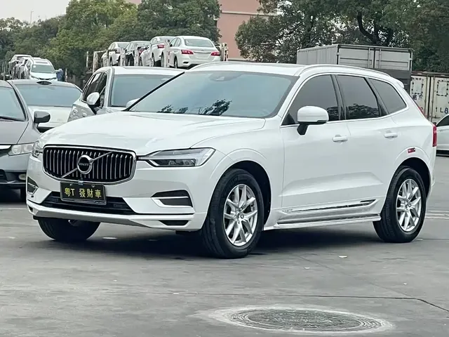 Volvo XC60 2021 T5 AWD Momentum