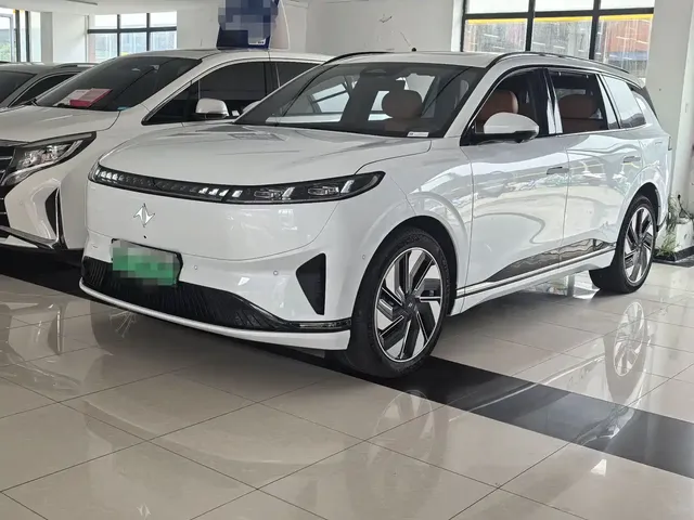 Dongfeng Yipai eπ008 2025 210Ultra Range Extender 5-Seater