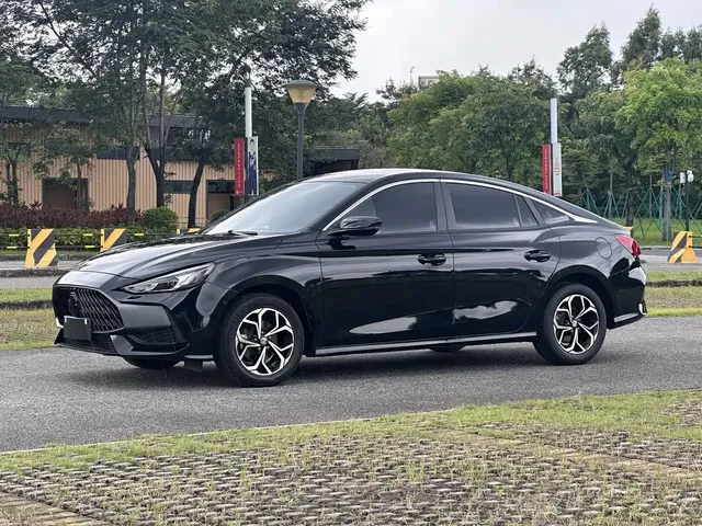 MG 5 2022 180DVVT CVT Youth Luxury Edition