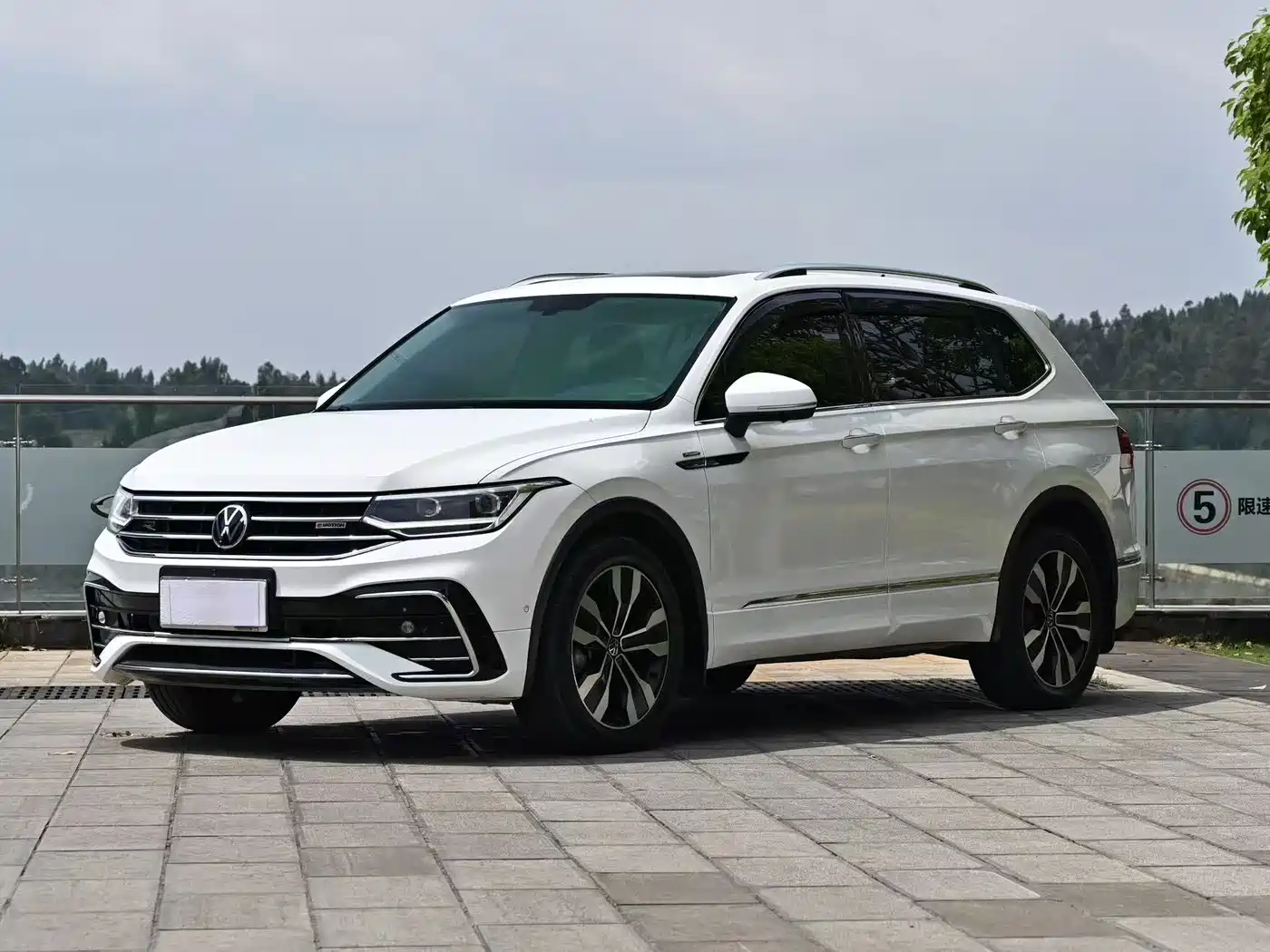 Volkswagen Tiguan L 2022 380TSI Automatic 4WD R-Line Cross Edition 7-Seater
