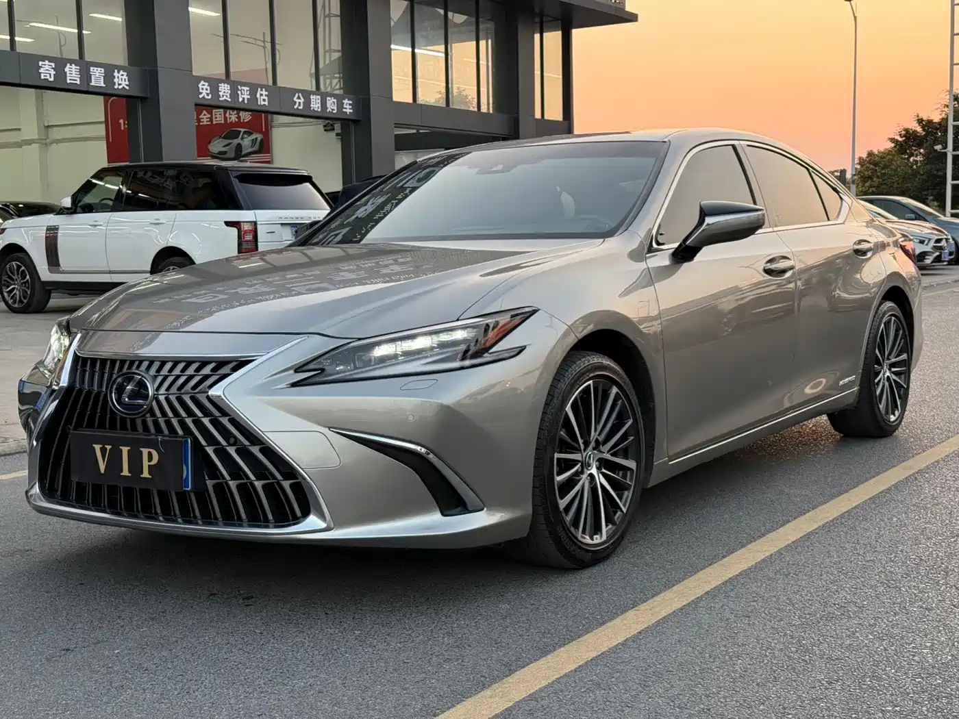 Lexus ES 2021 300h Luxury Edition