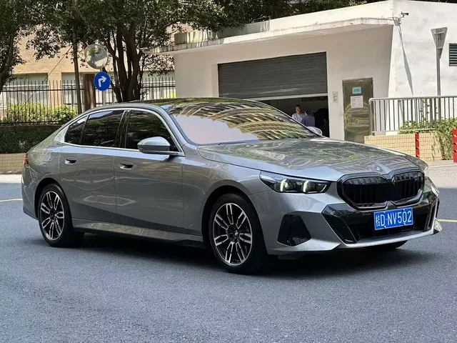 BMW 5 Series 2024 530Li Leading M Sport Package