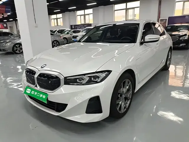 BMW i3 2022 eDrive 35 L