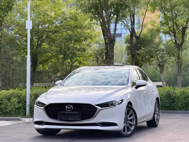 Mazda 3 Axela 2023 2.0L Auto Zhixuan