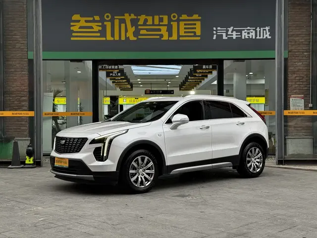 Cadillac XT4 2020 Facelift 28T 2WD Leading