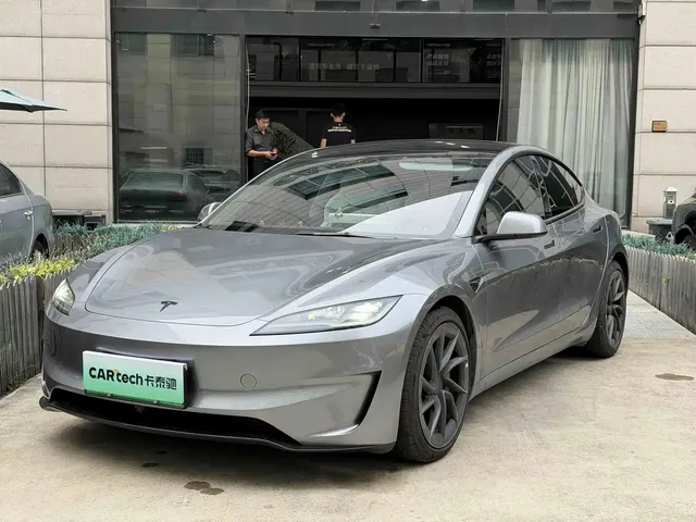 Tesla Model 3 2025 Long Range All-Wheel Drive