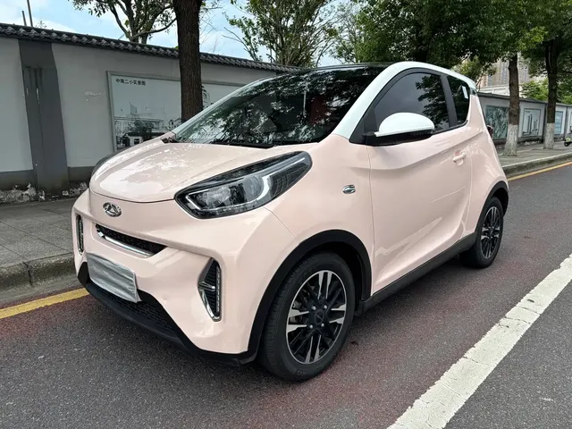 QQ New Energy Little Ant 2022 Sweet Pink Edition Half Sugar Version LFP Lithium 30kW 301km
