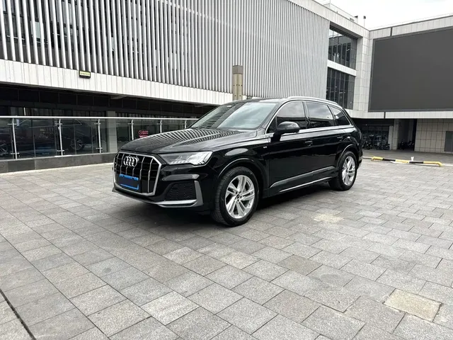 Audi Q7 2023 45 TFSI quattro S line Sport