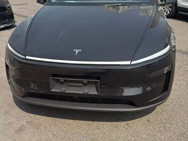 Tesla Model Y 2025 Rear-Wheel Drive
