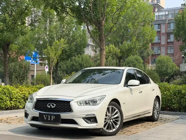 Infiniti Q50L 2018 2.0T Comfort (China VI)