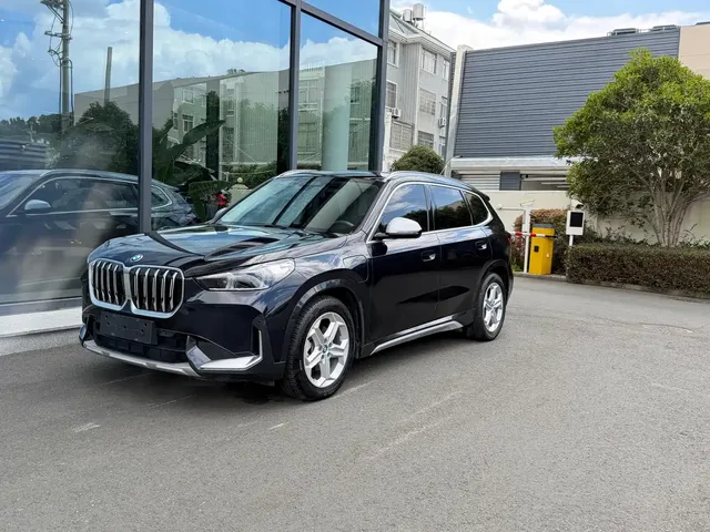 BMW iX1 2023 eDrive25L X Design Package