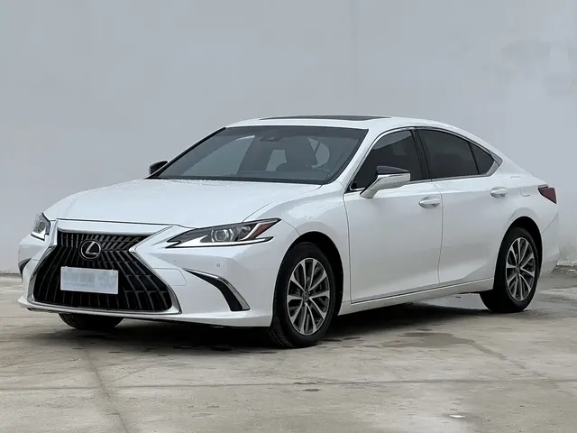 Lexus ES 2022 200 Luxury Edition