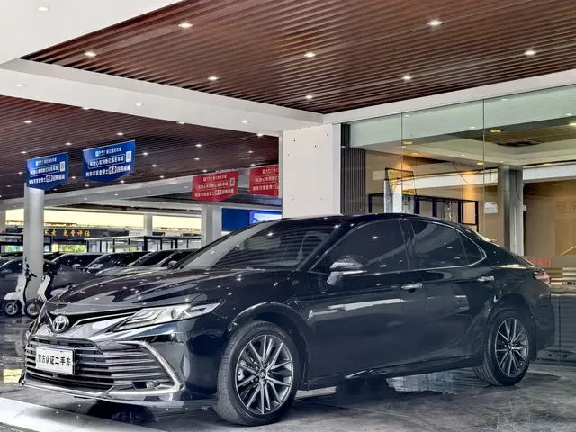Toyota Camry 2021 2.5G Luxury Edition