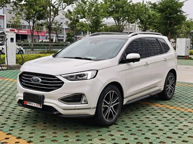 Ford Edge 2021 PLUS EcoBoost 245 FWD Luxury Sharp 7-seater