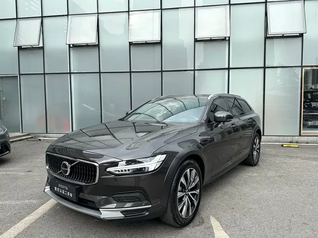 Volvo V90 2024 Cross Country B5 AWD Wisdom Edition