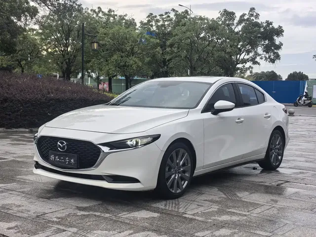Mazda 3 Axela 2022 2.0L Automatic Premium Edition