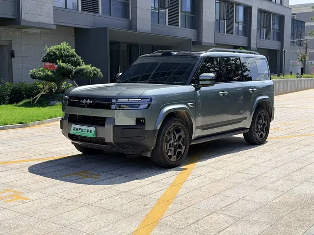 Fang Cheng Bao Titanium 7 2025 AWD Base Model