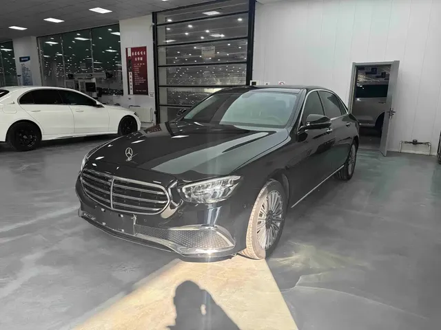 Mercedes-Benz E-Class 2023 E 300 L Fashion