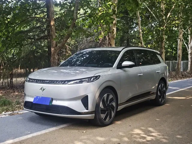 Dongfeng Yipai eπ008 2024 210Max Range Extender 6-Seater