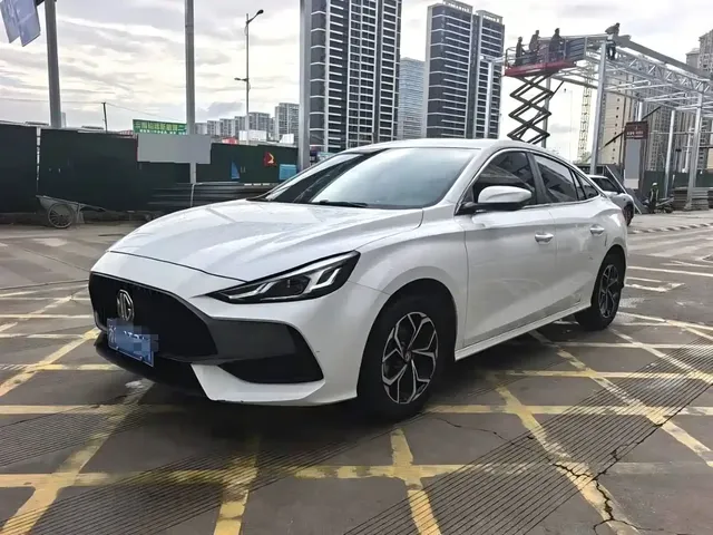 MG 5 2023 180DVVT CVT Luxury Edition