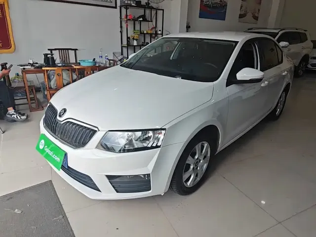 Škoda Octavia 2017 Classic 1.6L Automatic Standard