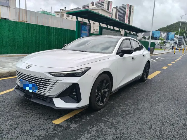 Changan UNI-V 2022 1.5T Premium Model
