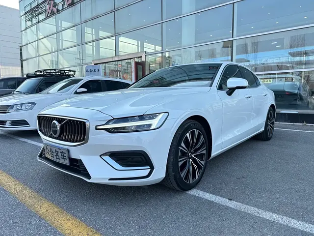 Volvo S60 2023 B4 Smart Vision Luxury Edition