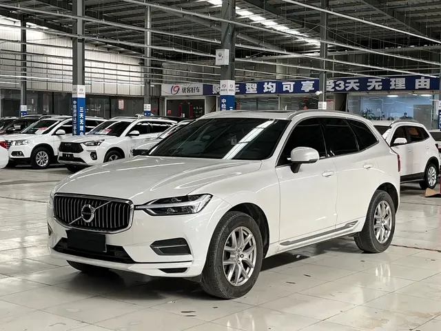 Volvo XC60 2021 T5 AWD Momentum