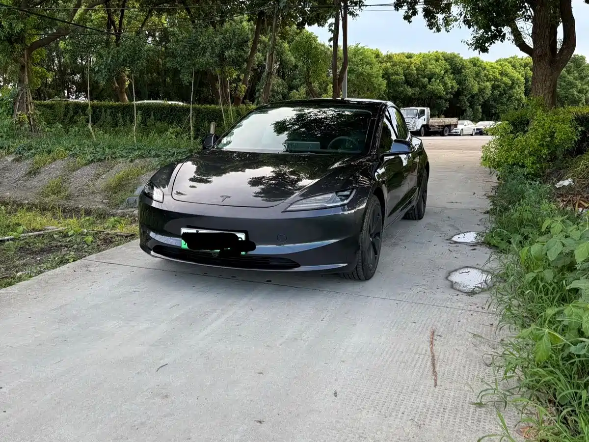 Tesla Model 3 2025 Model Year Facelift Rear-Wheel Drive