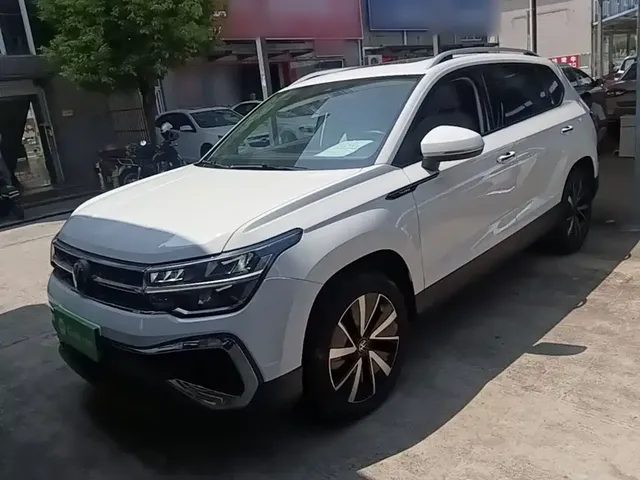 Volkswagen Tharu 2023 300TSI 2WD Bright Moon Edition